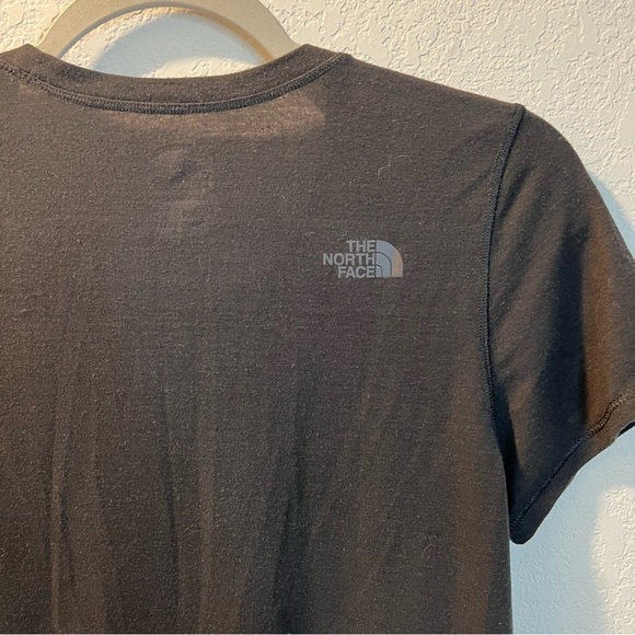 Women’s the North Face black short sleeve flash dry athletic tee size XS - Picture 5 of 6